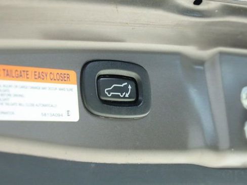 Used 2018 Mitsubishi Outlander SEL image 36