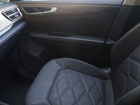 Used 2024 Volkswagen Atlas SE FWD image 10