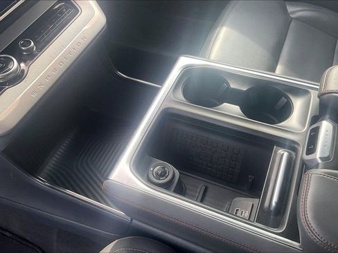 Used 2025 Ford Expedition Active image 14