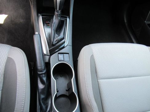 Used 2017 Toyota Corolla LE w/ Carpet Mat Package (TMS) FWD image 22