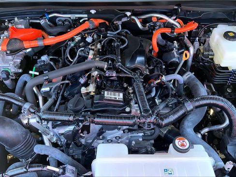 Used 2025 Toyota Tacoma TRD Off-Road AWD/4WD image 30