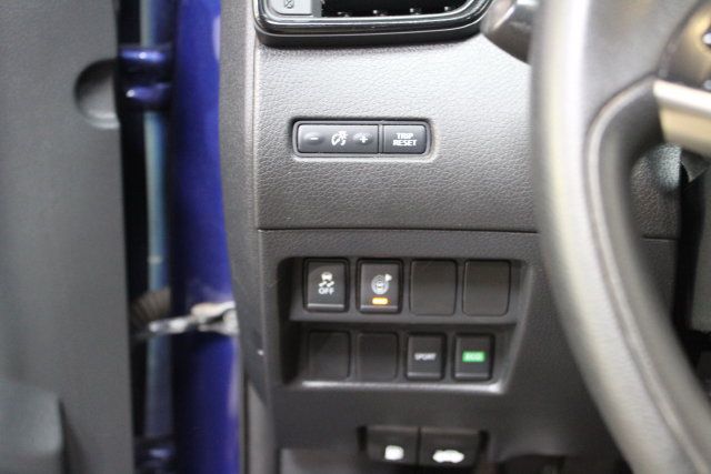 Used 2017 Nissan Rogue SV FWD image 15