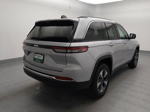 Used 2022 Jeep Grand Cherokee Limited 4xe w/ Luxury Tech Group II AWD/4WD image 9