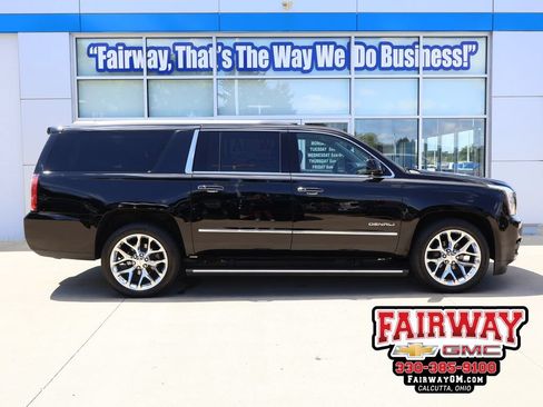Used 2020 GMC Yukon XL Denali w/ Denali Premium Package AWD/4WD image 1