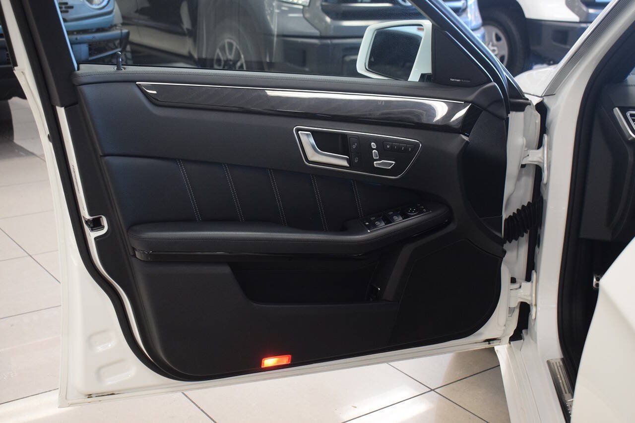 Used 2016 Mercedes-Benz E 400 Sedan image 16