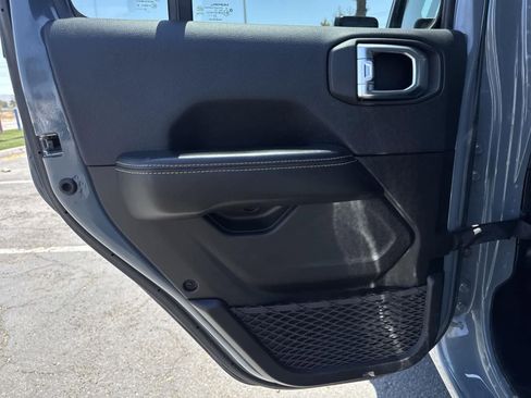 Used 2024 Jeep Wrangler Sahara image 23