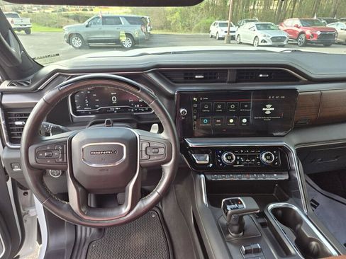 Used 2024 GMC Sierra 1500 Denali Ultimate image 8