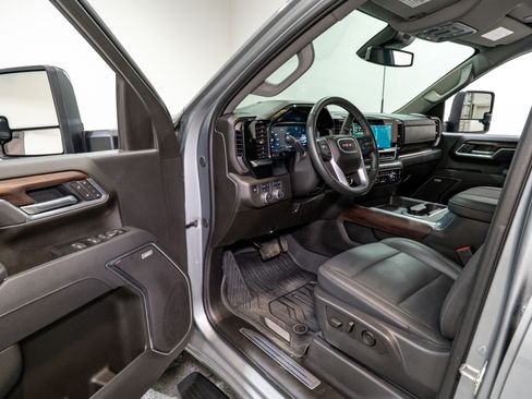 Used 2025 GMC Sierra 2500 SLT w/ SLT Premium Package image 13