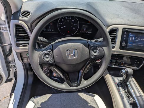 Used 2021 Honda HR-V EX image 17