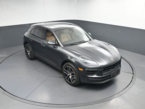 Used 2022 Porsche Macan image 40