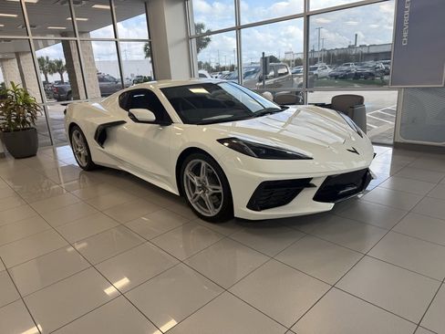 Used 2025 Chevrolet Corvette Stingray Coupe w/ 1LT image 5