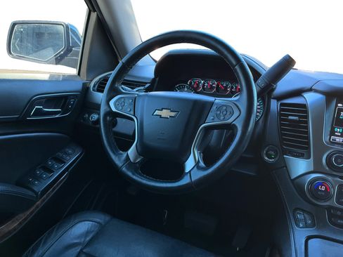 Used 2019 Chevrolet Suburban Premier image 11