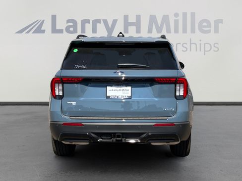 New 2026 Ford Explorer ST-Line w/ ST-Line Street Pack AWD/4WD image 4