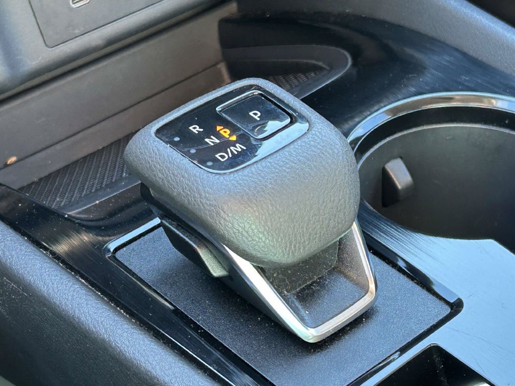 Used 2025 Nissan Rogue SV AWD/4WD image 24