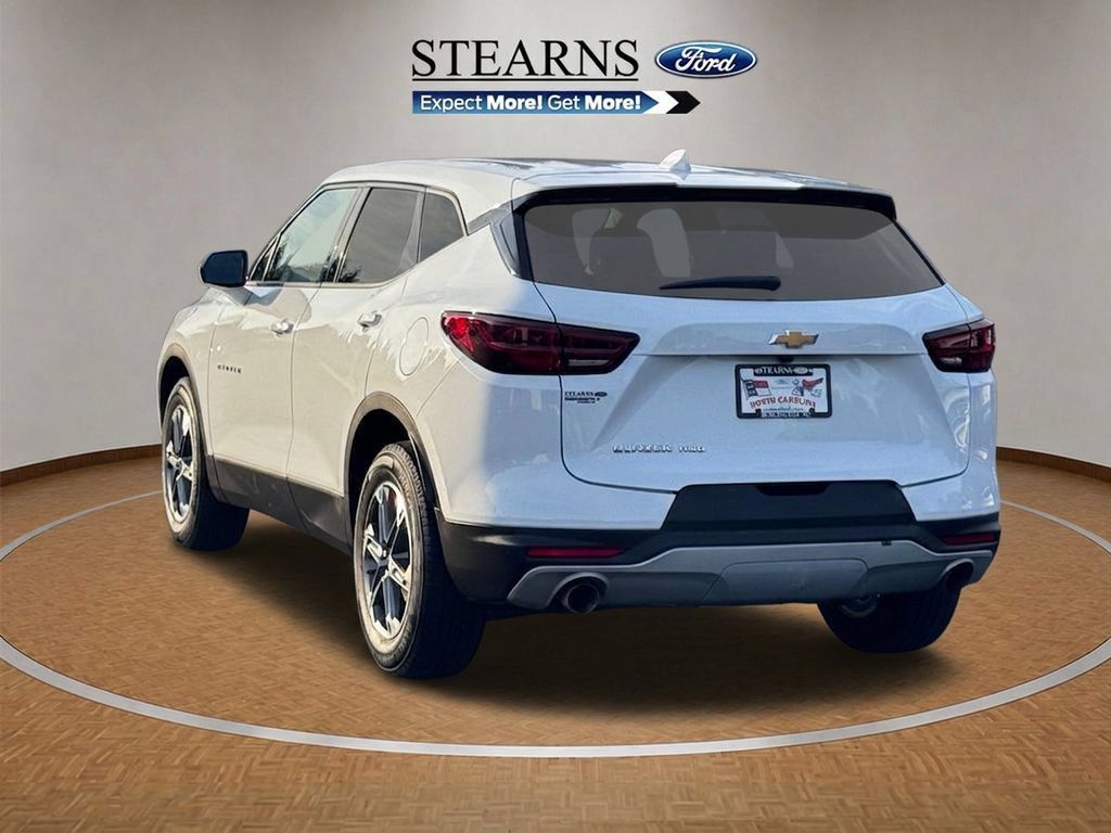 Used 2025 Chevrolet Blazer LT AWD/4WD image 14