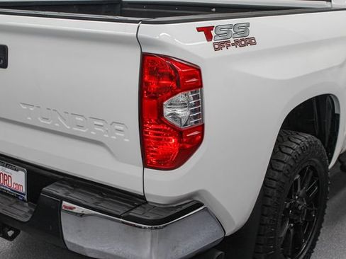 Used 2021 Toyota Tundra SR5 w/ SR5 Leather Package AWD/4WD image 9