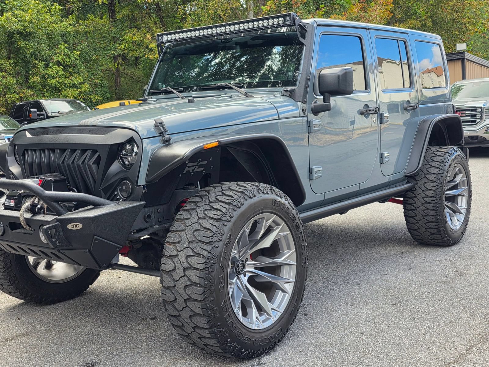Used 2014 Jeep Wrangler Unlimited Sahara w/ Connectivity Group AWD/4WD image 3