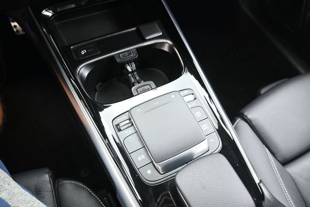 Used 2023 Mercedes-Benz GLB 250 image 25