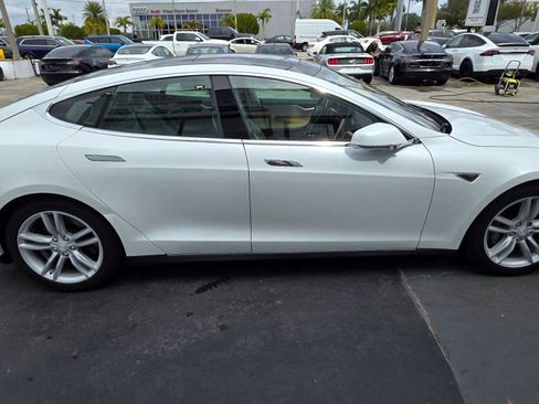 Used 2014 Tesla Model S 85 image 7