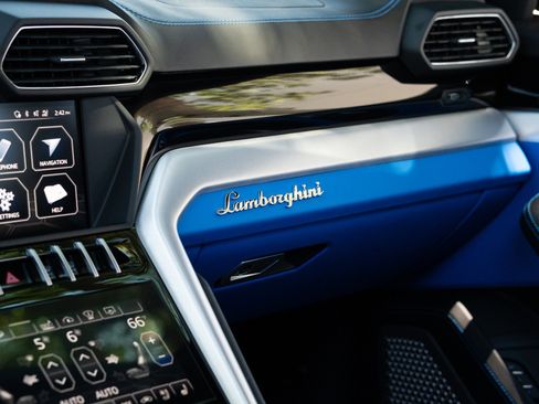 Used 2019 Lamborghini Urus AWD/4WD image 55