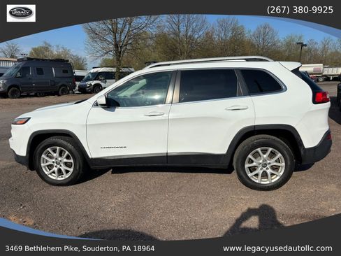Used 2014 Jeep Cherokee Latitude w/ Cold Weather Group AWD/4WD image 16