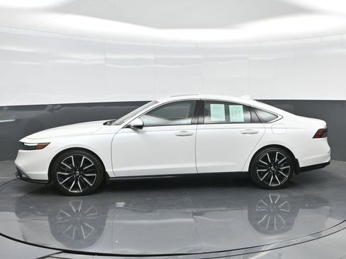 Used 2023 Honda Accord Touring image 8