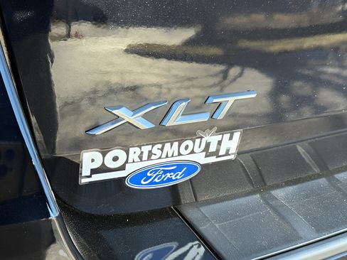 Used 2022 Ford Explorer XLT w/ Equipment Group 202A AWD/4WD image 20