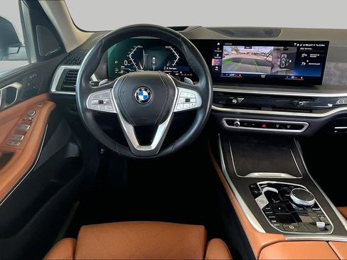 Used 2023 BMW X7 xDrive40i w/ Premium Package AWD/4WD image 6