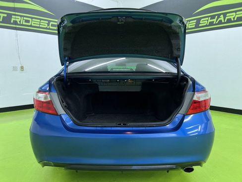 Used 2017 Toyota Camry SE FWD image 9