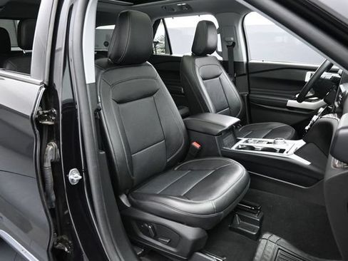Certified 2023 Ford Explorer Limited w/ Limited Technology Package AWD/4WD image 30