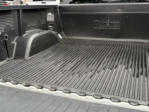 Used 2024 GMC Sierra 1500 SLT image 30