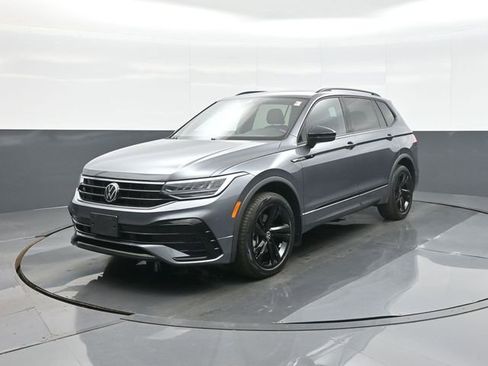 Used 2023 Volkswagen Tiguan SE R-Line FWD image 3