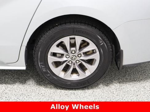 Certified 2021 Toyota Sienna XLE image 10