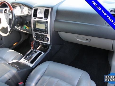Used 2005 Chrysler 300 C w/ Navigation & Sound Group II image 24