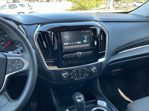 Used 2018 Chevrolet Traverse LS image 6