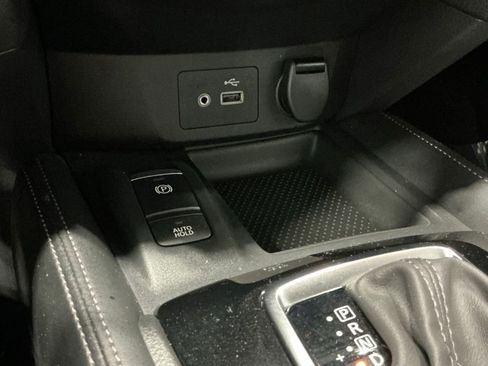 Used 2020 Nissan Rogue SL FWD image 35