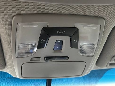 Used 2015 Toyota Sienna XLE w/ XLE Navigation Package FWD image 36