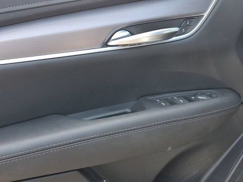 Used 2025 Cadillac XT5 Luxury w/ LPO, Floor Liner Package AWD/4WD image 11