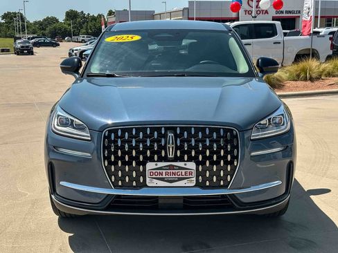 Used 2025 Lincoln Corsair Reserve FWD image 8