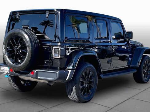 Used 2023 Jeep Wrangler Unlimited Sahara w/ Cold Weather Group AWD/4WD image 12