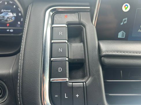 Used 2022 Chevrolet Tahoe Z71 w/ Z71 Off-Road Package image 22