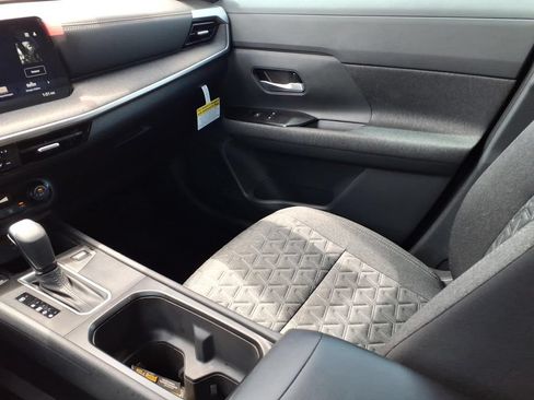 Used 2026 Nissan Kicks SV FWD image 12