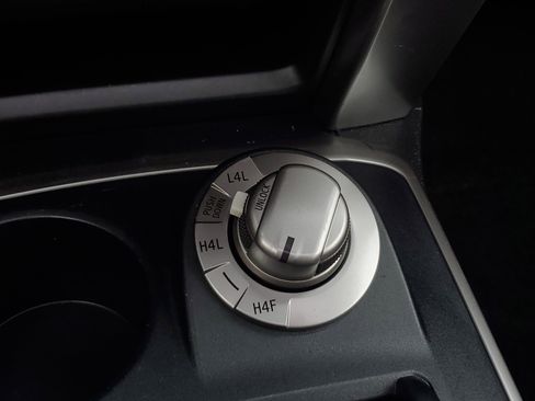 Used 2016 Toyota 4Runner Limited image 29