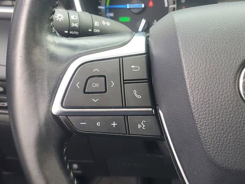 Used 2021 Toyota Highlander XLE image 25