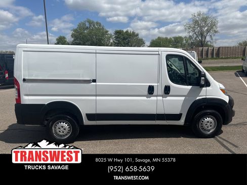 Used 2025 RAM ProMaster 2500 FWD image 5
