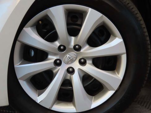 Used 2024 Toyota Corolla LE image 7