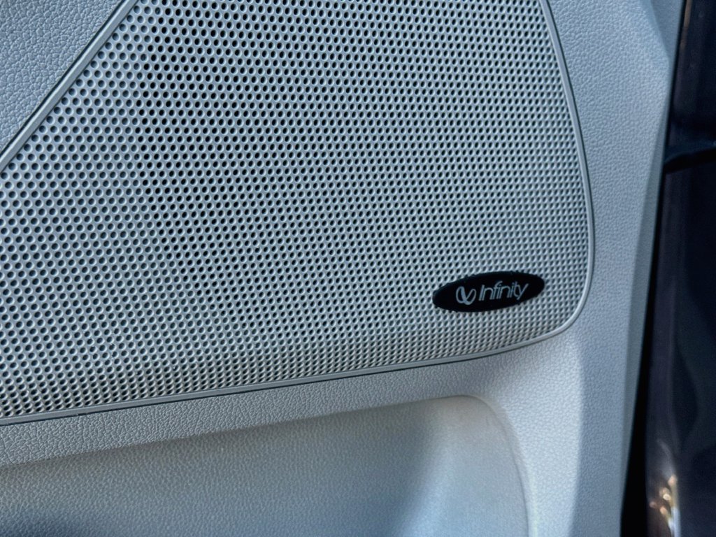 Used 2018 Kia Sedona SX FWD image 16