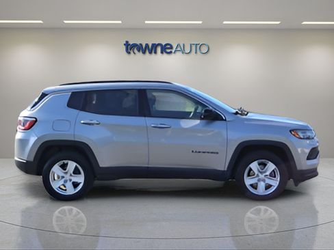 Used 2022 Jeep Compass Latitude w/ Convenience Group AWD/4WD image 10