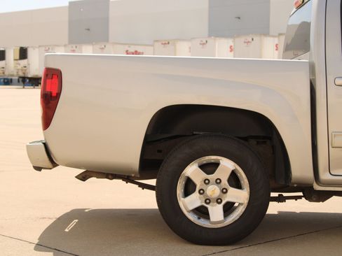 Used 2012 Chevrolet Colorado LT RWD image 31
