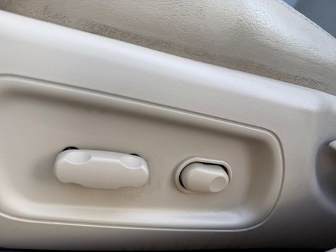 Used 2009 Buick LaCrosse CXL image 14